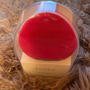 NEW- FOREO Luna Mini 2 - Fuschia